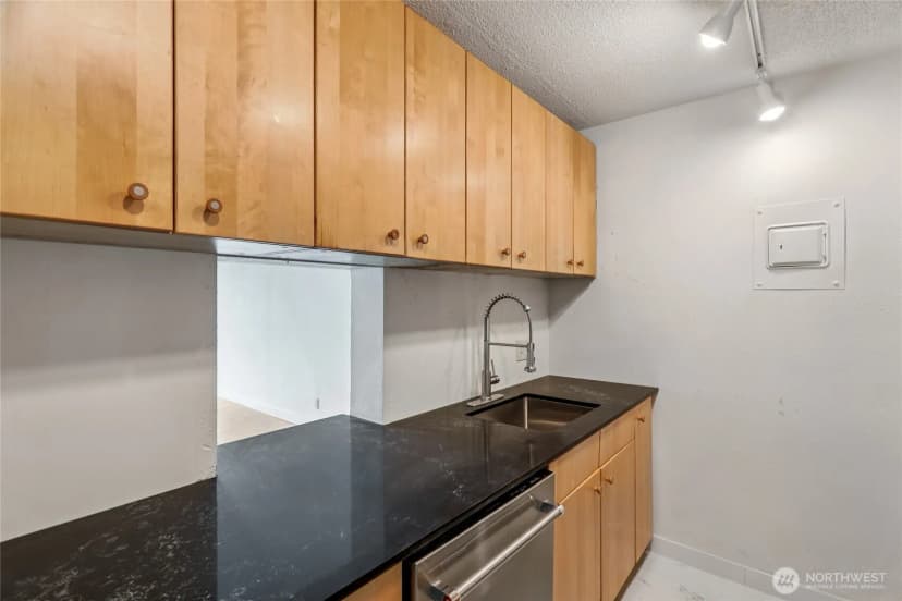 Property photo for 308 E Republican Street #608, Seattle photo 10