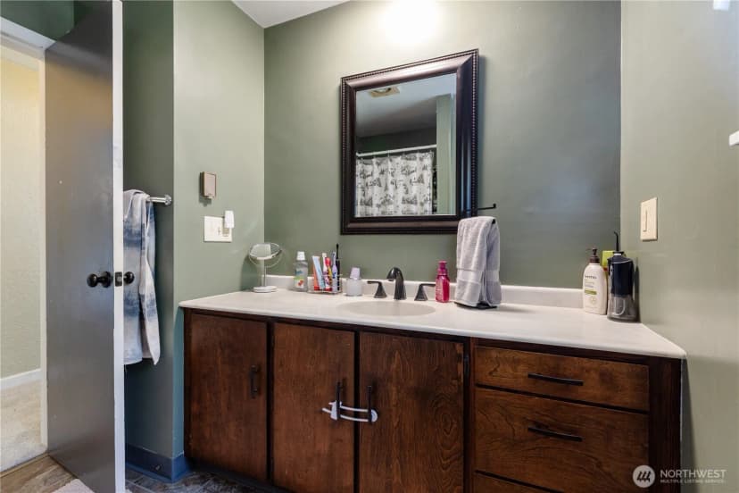 Property photo for 6515 Montclair Avenue Sw, Lakewood photo 11