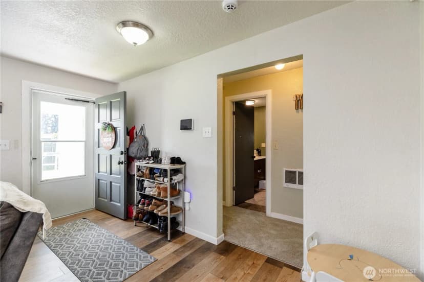 Property photo for 6515 Montclair Avenue Sw, Lakewood photo 5