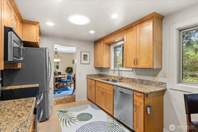 Property photo for 823 Nw 107th Street, Seattle photo 9