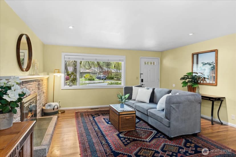 Property photo for 823 Nw 107th Street, Seattle photo 4