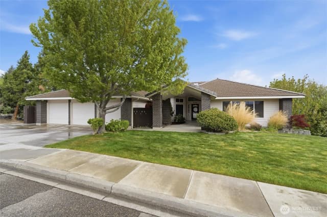 Property photo for 4100 E 43rd Avenue, Kennewick