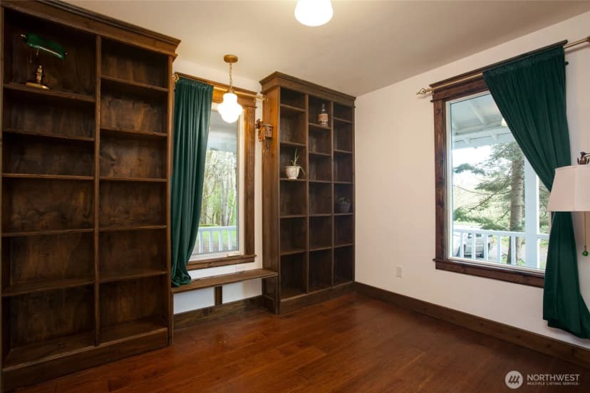 Property photo for 13101 Olalla Valley Road Se, Olalla photo 10