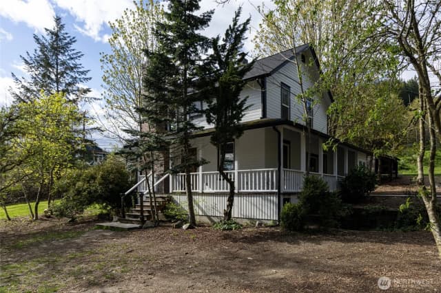 Property photo for 13101 Olalla Valley Road Se, Olalla photo 2