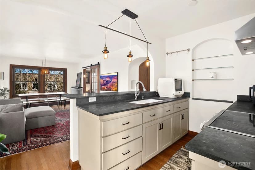 Property photo for 408 Bellevue Avenue E #302, Seattle photo 13