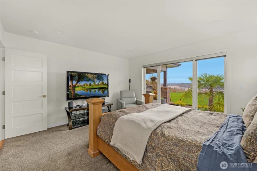 Property photo for 2512 Vista View Drive, Tacoma photo 22