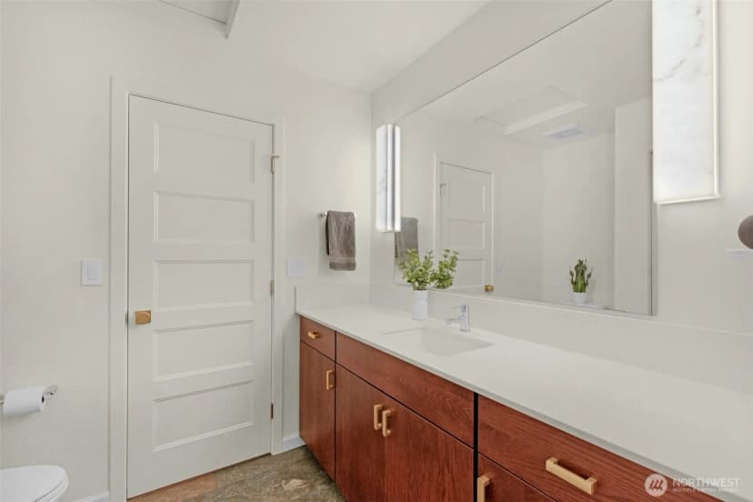 Property photo for 2512 Vista View Drive, Tacoma photo 27