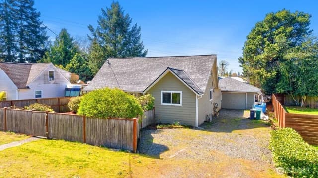 Property photo for 12219 76th Avenue S, Seattle photo 2