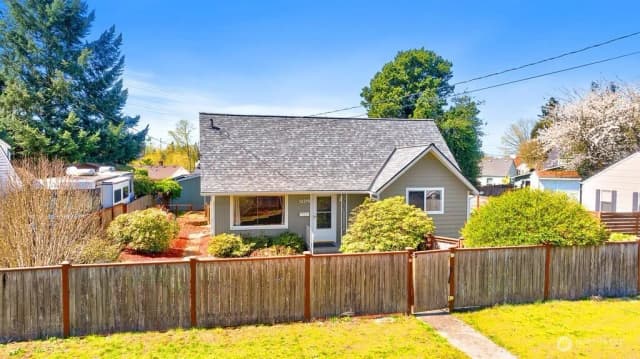 Property photo for 12219 76th Avenue S, Seattle photo 4