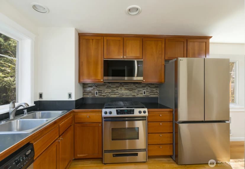 Property photo for 7114 California Avenue Sw, Seattle photo 17