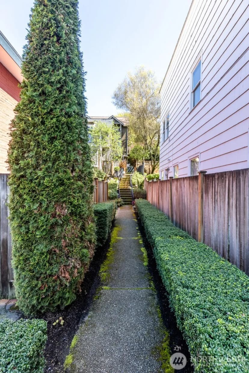 Property photo for 7114 California Avenue Sw, Seattle photo 5