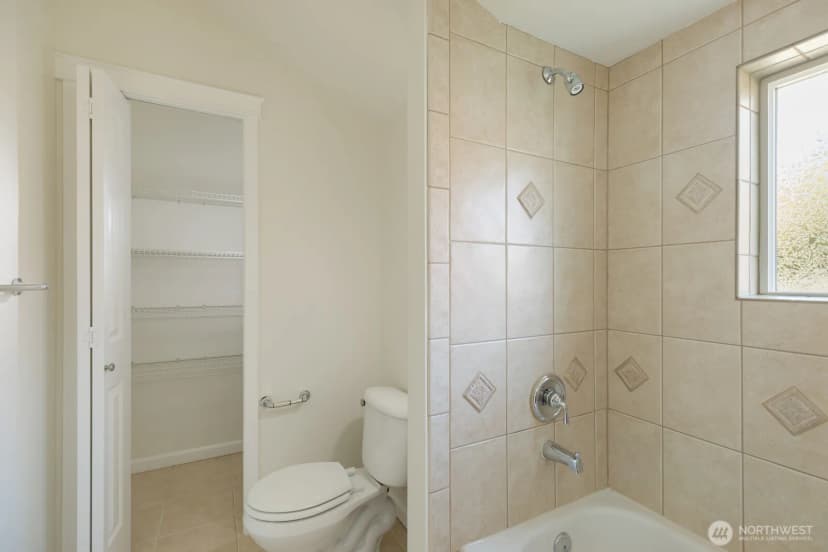 Property photo for 7114 California Avenue Sw, Seattle photo 24