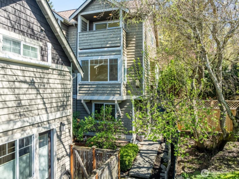 Property photo for 7114 California Avenue Sw, Seattle photo 3