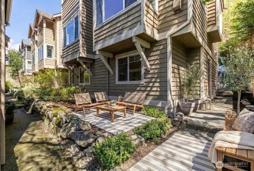 Property photo for 7114 California Avenue Sw, Seattle photo 6
