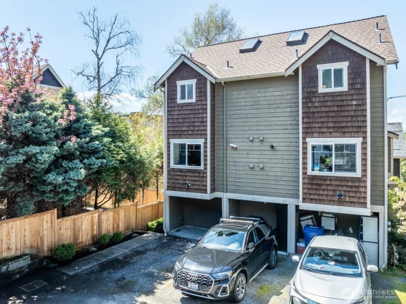 Property photo for 7114 California Avenue Sw, Seattle photo 9