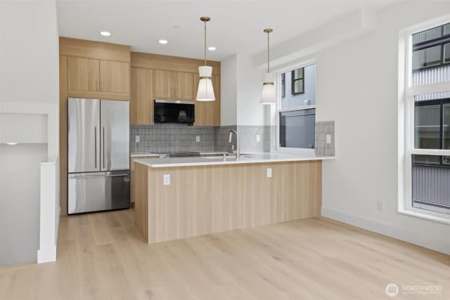 Property photo for 2014 Fairview Avenue E #a, Seattle photo 5