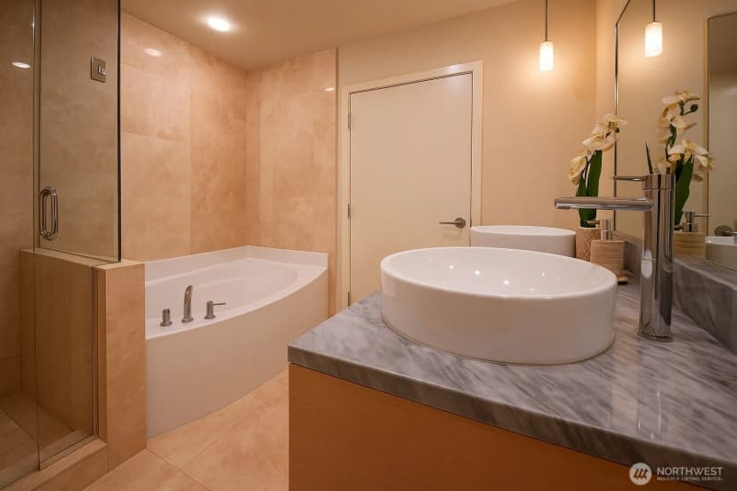 Property photo for 737 Olive Way #2908, Seattle photo 16