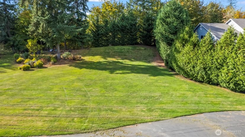 Property photo for 13728 96th Avenue E, Puyallup photo 2