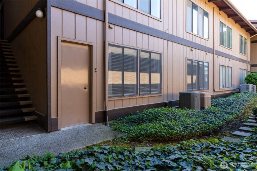 Property photo for 2100 Plaza Way #103, Walla Walla photo 33