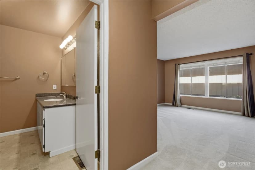 Property photo for 2100 Plaza Way #103, Walla Walla photo 19