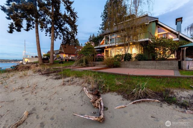 Property photo for 1105 14th Avenue, Fox Island photo 2
