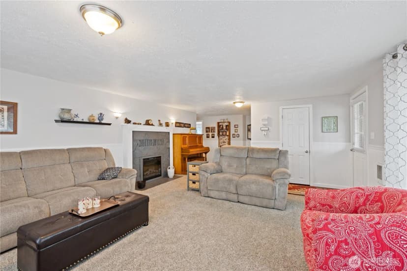 Property photo for 722 2nd Ave Sw, Castle Rock photo 6