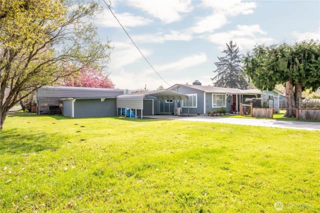 Property photo for 722 2nd Ave Sw, Castle Rock photo 2