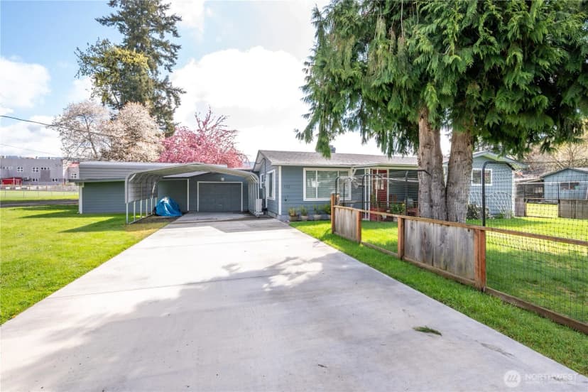 Property photo for 722 2nd Ave Sw, Castle Rock