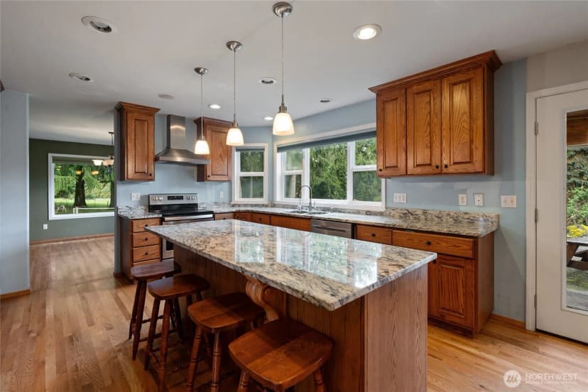 Property photo for 351 Salmon Creek Road, Toledo photo 11