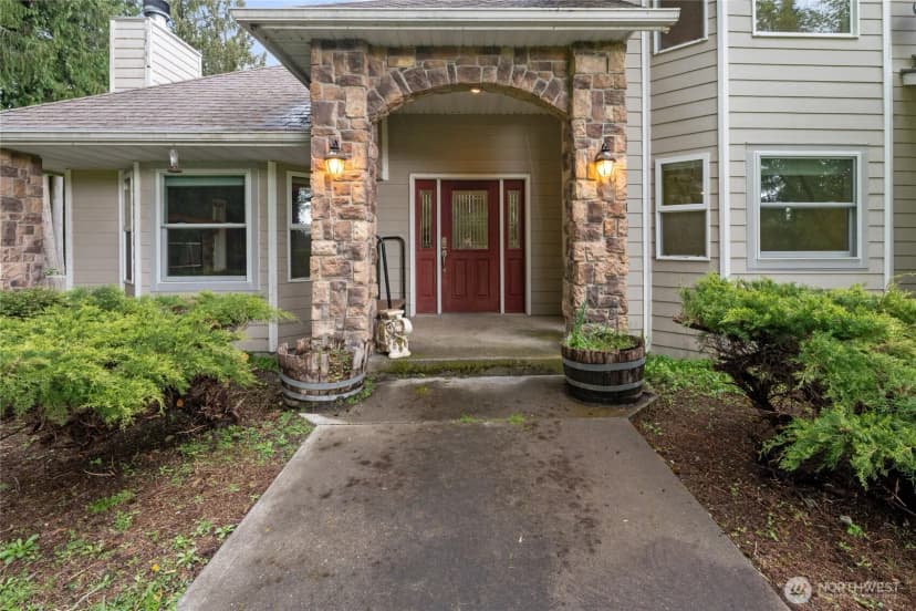 Property photo for 351 Salmon Creek Road, Toledo photo 2