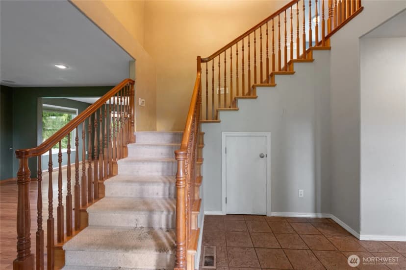 Property photo for 351 Salmon Creek Road, Toledo photo 3