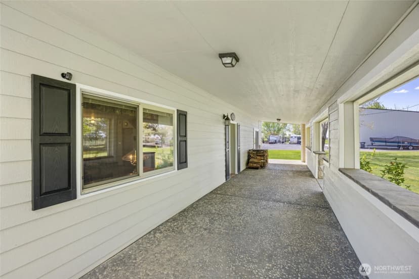 Property photo for 17325 Ne B.5 Road, Soap Lake photo 4