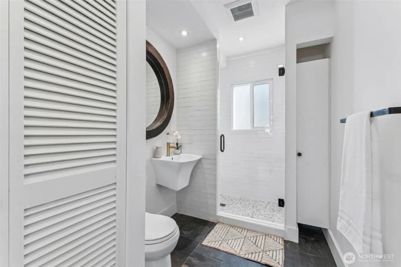 Property photo for 6010 49th Avenue Sw, Seattle photo 17