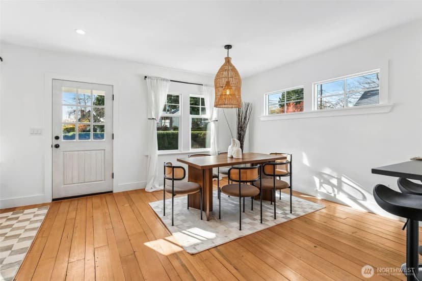 Property photo for 6010 49th Avenue Sw, Seattle photo 6