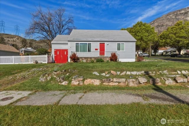 Property photo for 210 Stevens Avenue, Coulee Dam