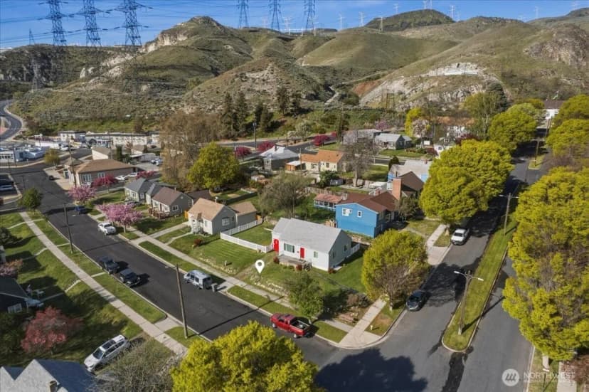 Property photo for 210 Stevens Avenue, Coulee Dam photo 24