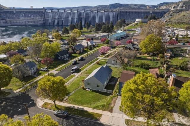 Property photo for 210 Stevens Avenue, Coulee Dam photo 3