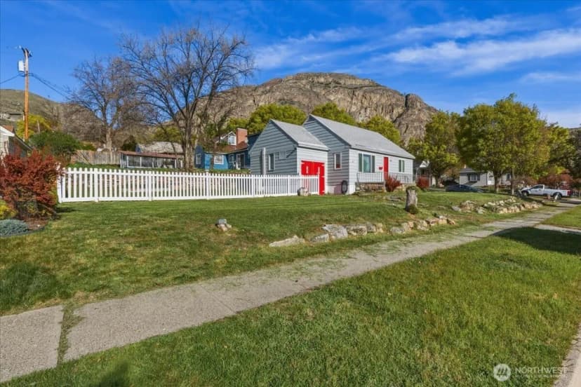 Property photo for 210 Stevens Avenue, Coulee Dam photo 2