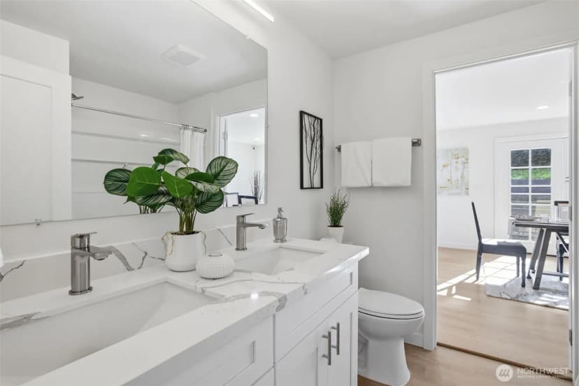 Property photo for 9812 59th Avenue S, Seattle photo 17