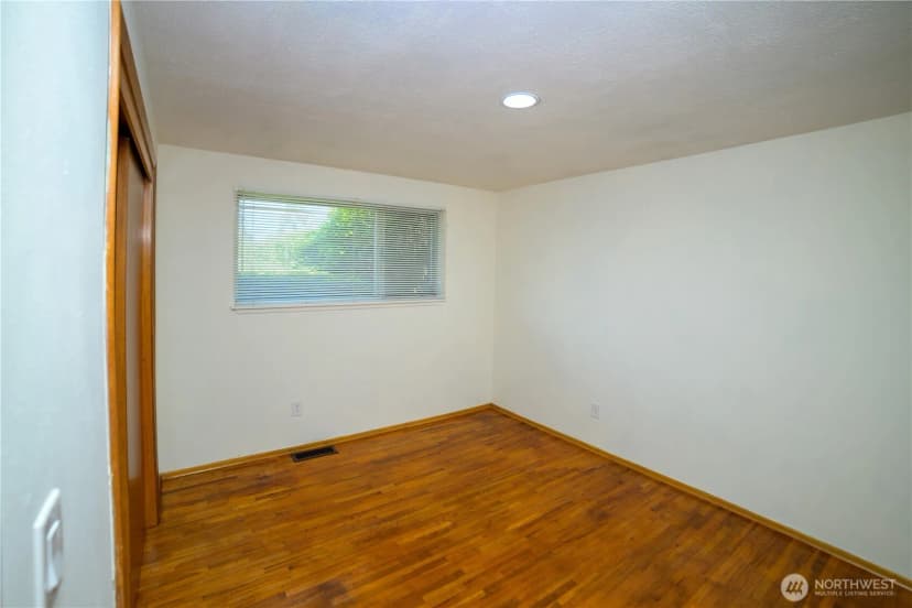 Property photo for 5304 108th Street Sw, Lakewood photo 11