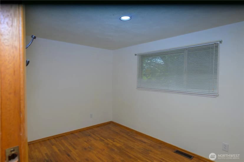 Property photo for 5304 108th Street Sw, Lakewood photo 14