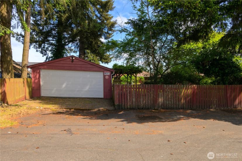 Property photo for 5304 108th Street Sw, Lakewood photo 24