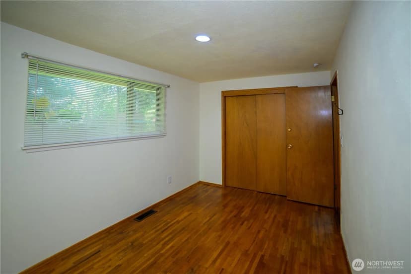 Property photo for 5304 108th Street Sw, Lakewood photo 12