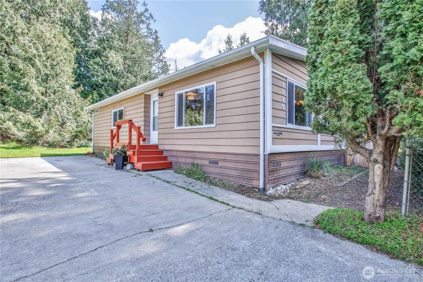 Property photo for 3239 Mardell Drive, Langley photo 2