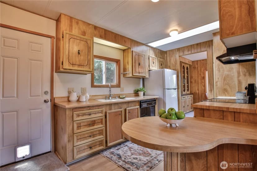 Property photo for 3239 Mardell Drive, Langley photo 17