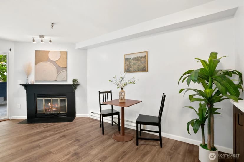 Property photo for 1100 Ave Ne Harrington Avenue Ne #211, Renton photo 8