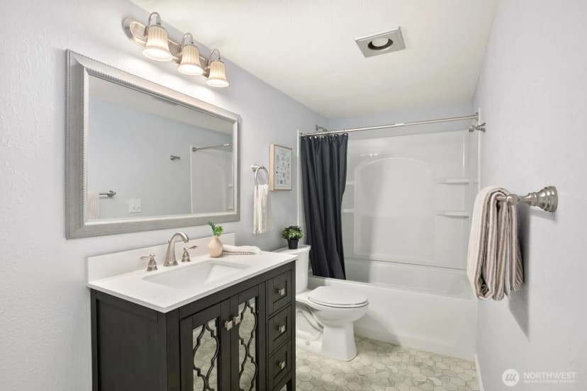 Property photo for 1100 Ave Ne Harrington Avenue Ne #211, Renton photo 18