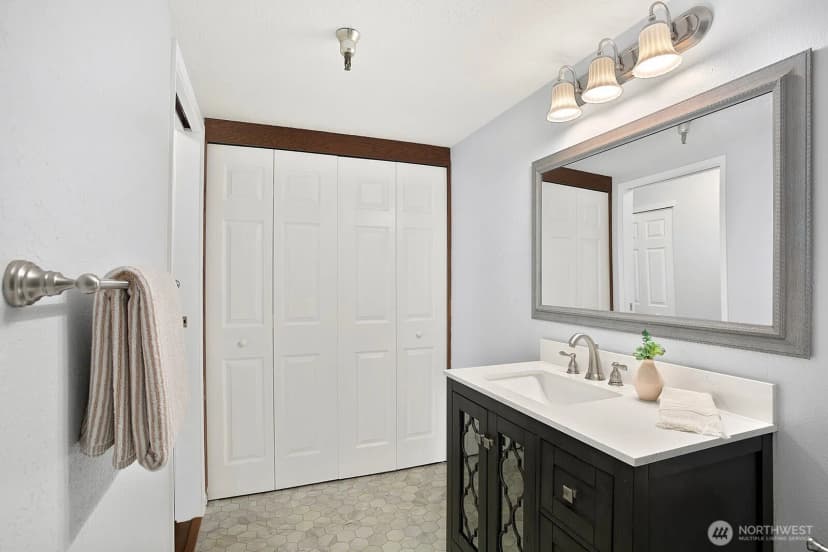 Property photo for 1100 Ave Ne Harrington Avenue Ne #211, Renton photo 19