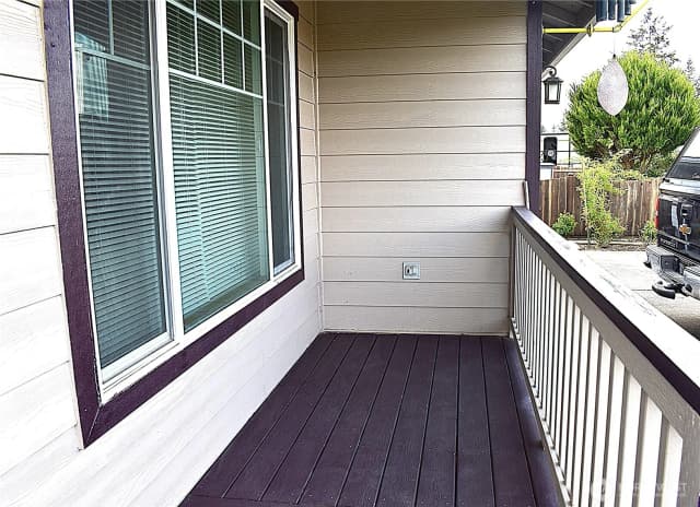 Property photo for 20236 White Rock Loop Sw, Centralia photo 2