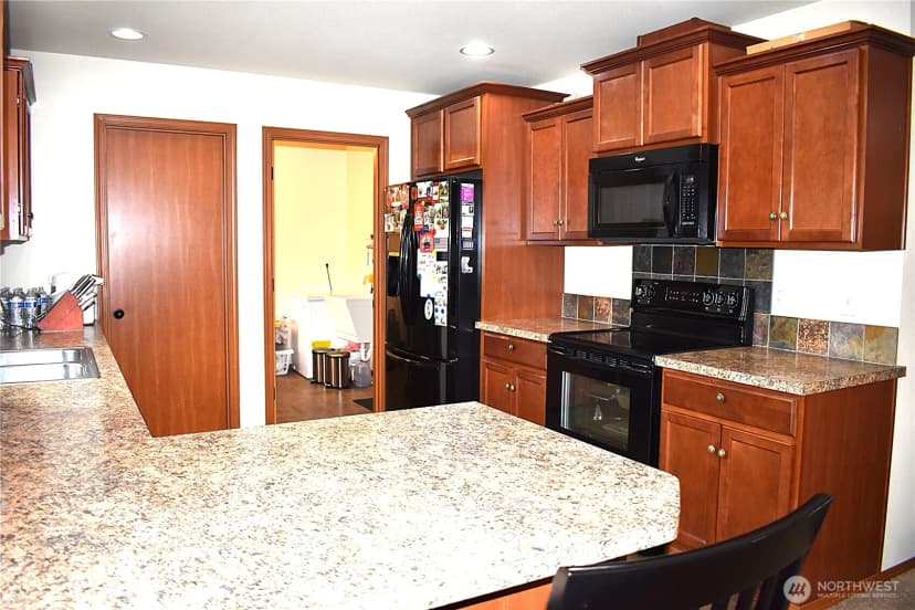 Property photo for 20236 White Rock Loop Sw, Centralia photo 10